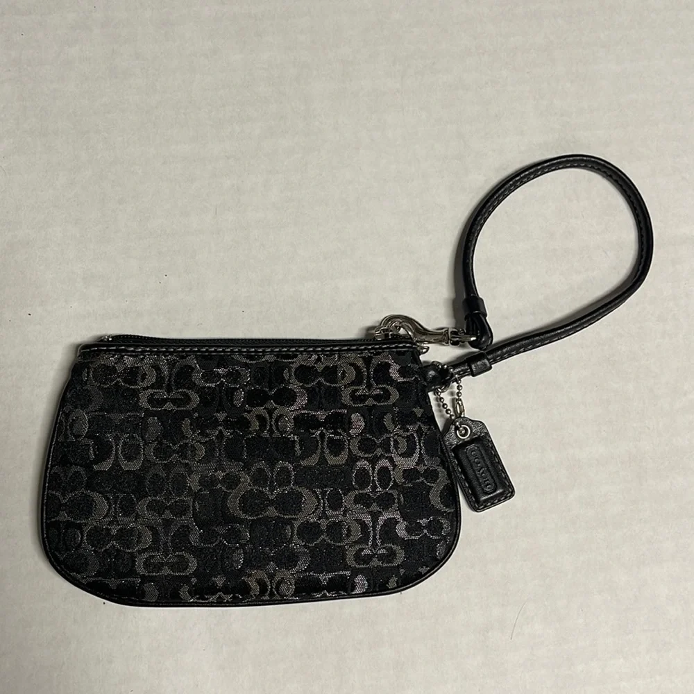 Vintage Coach wristlet - Picture 1 of 6